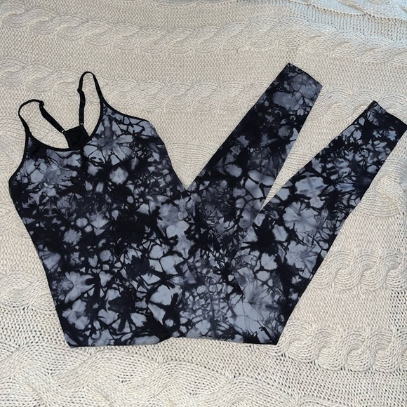 PINK VS active jumpsuit - Picture 1 of 4